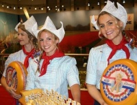 Holandské prodavačky sýrů...  Dutch cheese saleswomen...