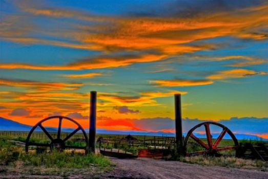 Solve Sunset in New Mexico jigsaw puzzle online with 35 pieces