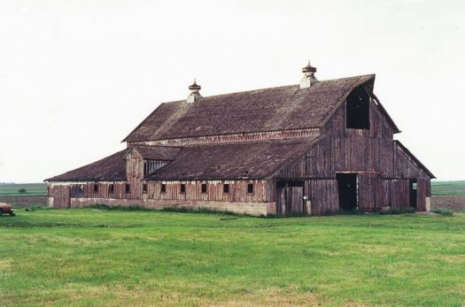 Solve Old Barn - Medium jigsaw puzzle online with 54 pieces