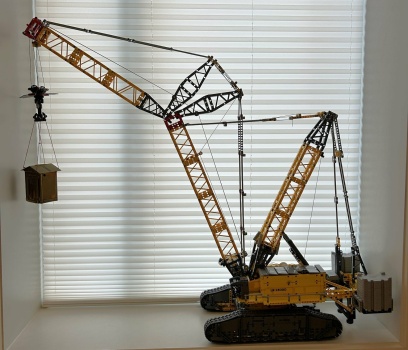 LEGO Liebherr Crawler Crane LR 13000