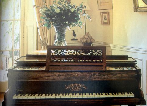 Furniture - Beautiful Piano