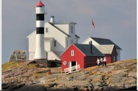 LIGHTHOUSE-NORWAY-FLATFLESA-FYR-N.WEST
