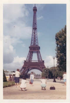 Solve Eiffel Tower in Paris (France) August 1963 (CE) jigsaw puzzle