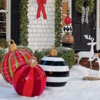 large-outdoor-christmas-ornaments-oversized-1539183431 euffslemani