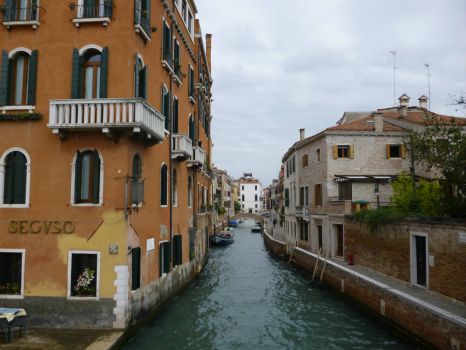 Side canal of Venice 