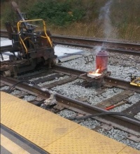 Welding the rails with thermite