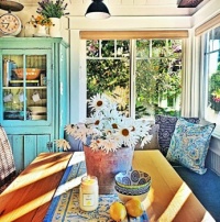 Cozy dining nook