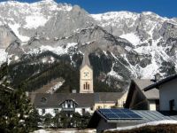 Kostel v Ramsau, Rakousko.  The church in Ramsau, Austria.