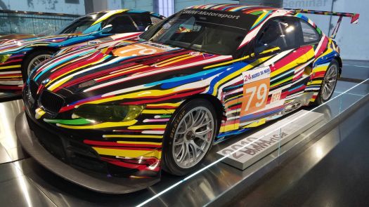 Solve BMW jigsaw puzzle online with 405 pieces