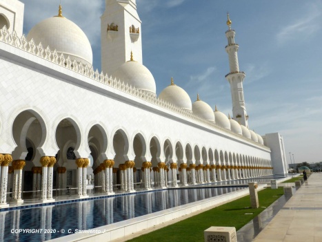 Solve ABU DHABI (UAE) - Outer entrance of the Sheikh Zayed Grand Mosque ...