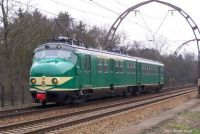 Dutch train 'Hondekop' (doghead) two-carriage Mat. '54