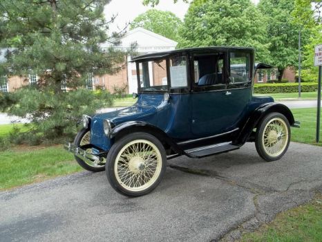 Solve 1925 Detroit Electric, Henry Ford's wife Clara owned and drove ...