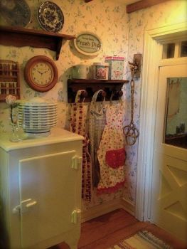 Dollhouse Kitchen 34