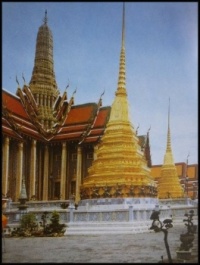 Bangkok - část panovníkova paláce...  Bangkok - part of the king's palace...