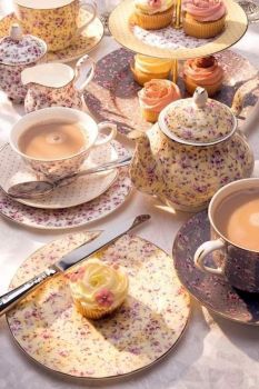 Lavender Tea With Cupcakes