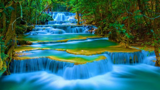 Solve Waterfalls jigsaw puzzle online with 252 pieces