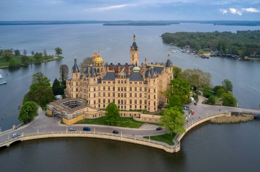 Schwerin Castle Germany_l