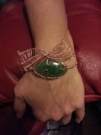 bow jade bracelet
