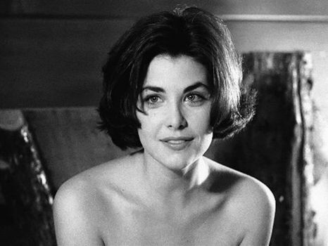 Solve Sherilyn Fenn in another of my favourite moments in "Twin Peaks