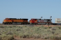 The BNSF 5271 and 748
