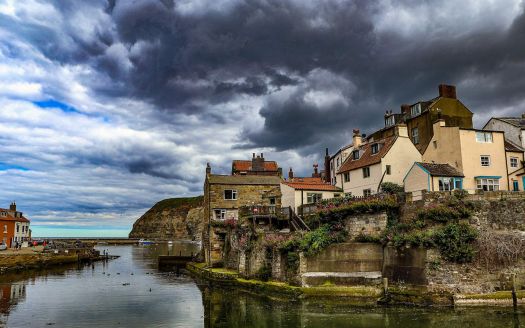 Solve England_Staithes_Yorkshire jigsaw puzzle online with 228 pieces