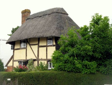 Thatched cottage in Sussex