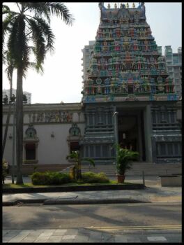 Singapur - hinduistický svatostánek...  Singapore - Hindu Tabernacle ...