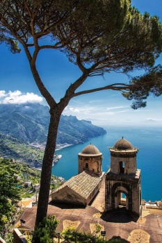 Solve Amalfi Coast, Italy jigsaw puzzle online with 35 pieces