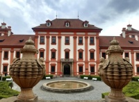 Troja castle