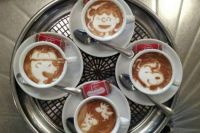 Snoopy & the Gang latte art