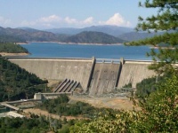 Shasta Dam, Lake Shasta, California.