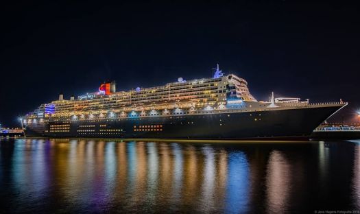 Корабль Queen Mary 2 в парту