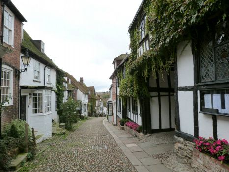 Solve Rye, England jigsaw puzzle online with 154 pieces