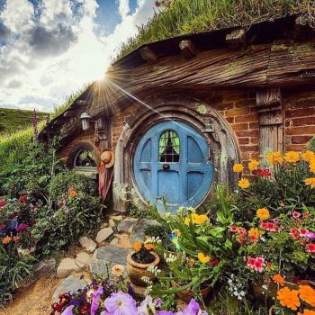 Jigsaw Puzzle | Frodo's House | 256 pieces | Jigidi