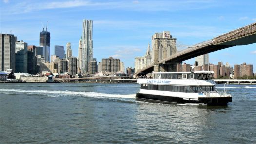 Ferry between Lower Manhattan & Brooklyn