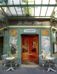 Paris Cafe La Petit Fino