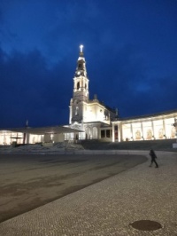 Bazilika - Fatima - Portugal - kamarátka fotila.