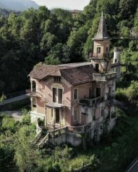 Abandoned mansion
