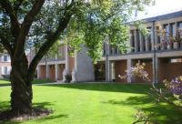 Lee Library in the Summer