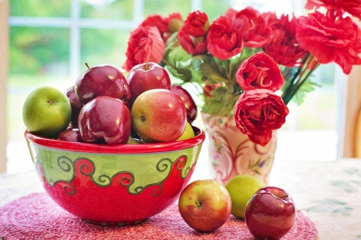 Solve Apples jigsaw puzzle online with 77 pieces