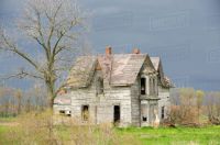Abandoned farmhouse, southern Ontario