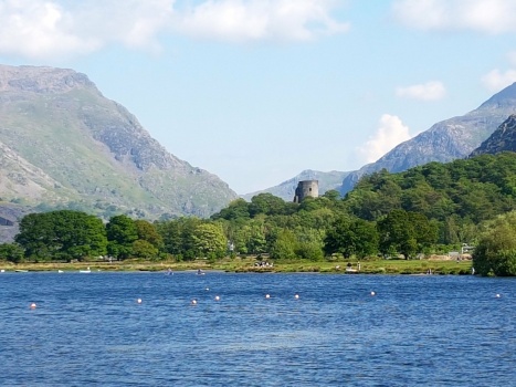 Solve Llanberis, Wales jigsaw puzzle online with 432 pieces