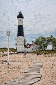 Lighthouse 437