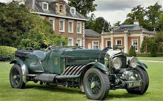 Solve 1930 Bentley 27-Liter V12 engine jigsaw puzzle online with 54 pieces