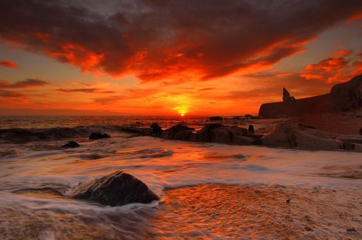 sea_waves_rocks_beach_sunrise