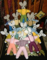 Seasonal Crafts - Easter - Knitted Bunnies - White & Beige (Resize: 12 - 252 Pieces)