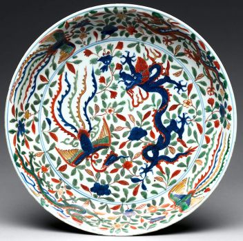 Dish with Dragon and Phoenix, Ming dynasty, late 16th–early 17th century