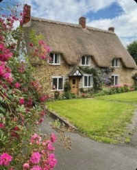 English Thatched Cottage 🇬🇧