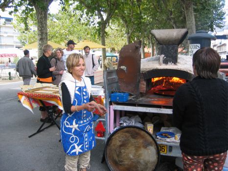 Portable pizza oven at Vence in France