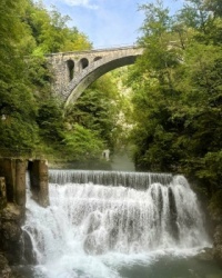 Waterfall Beneath Rail Bridge - Slovenia (up to 594 pieces)